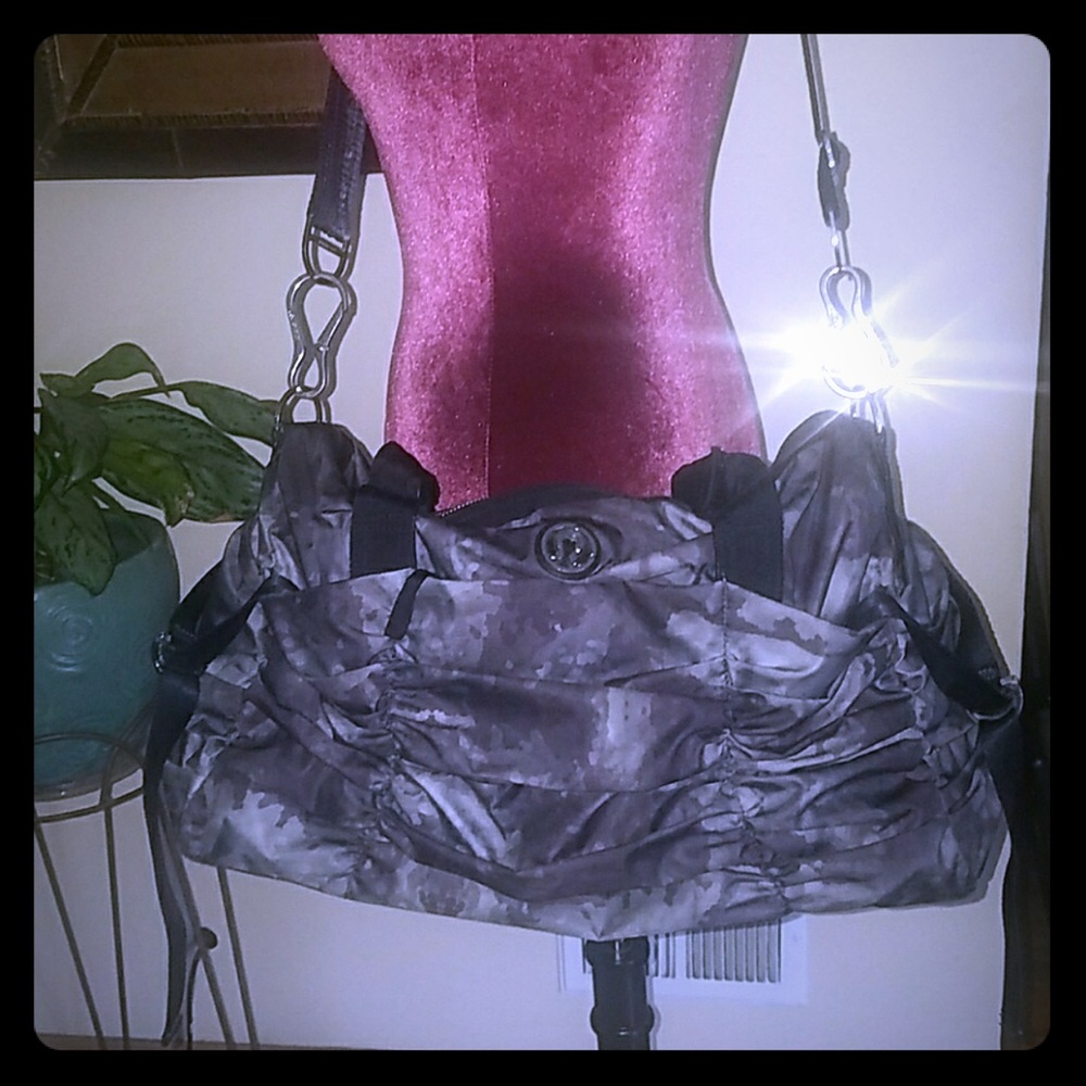 Lululemon gym duffel bag